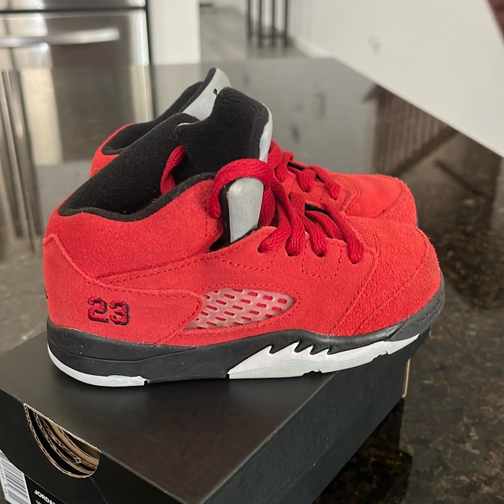 Air Jordan Red Size 8